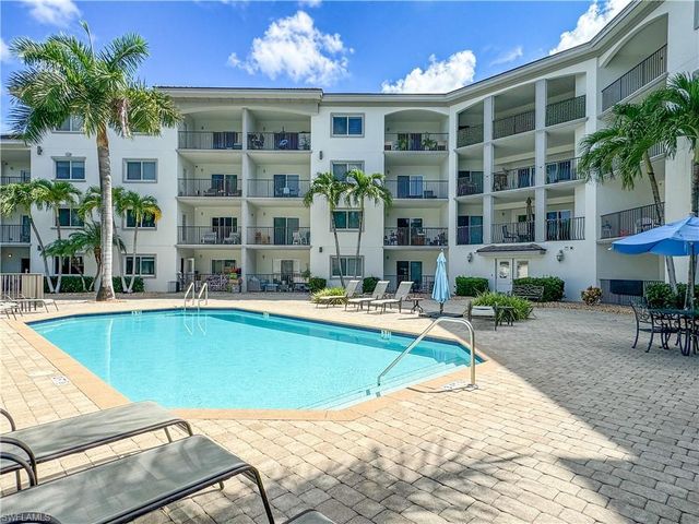 1100 Pine Ridge RD B405, Naples, FL 34108