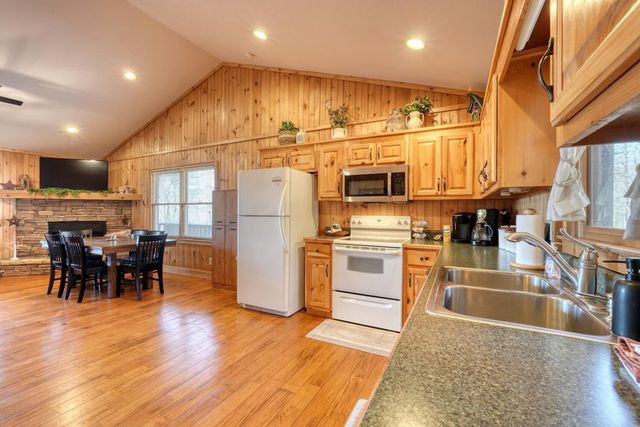 310 Barefoot Hills Road, Hiawassee, GA 30546