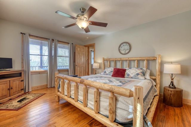 310 Barefoot Hills Road, Hiawassee, GA 30546