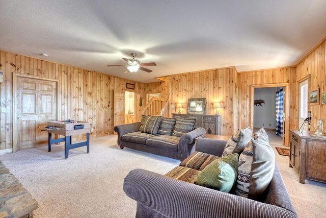 310 Barefoot Hills Road, Hiawassee, GA 30546