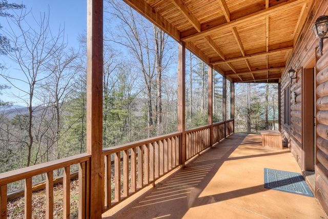 310 Barefoot Hills Road, Hiawassee, GA 30546