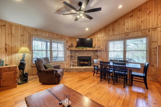 310 Barefoot Hills Road, Hiawassee, GA 30546