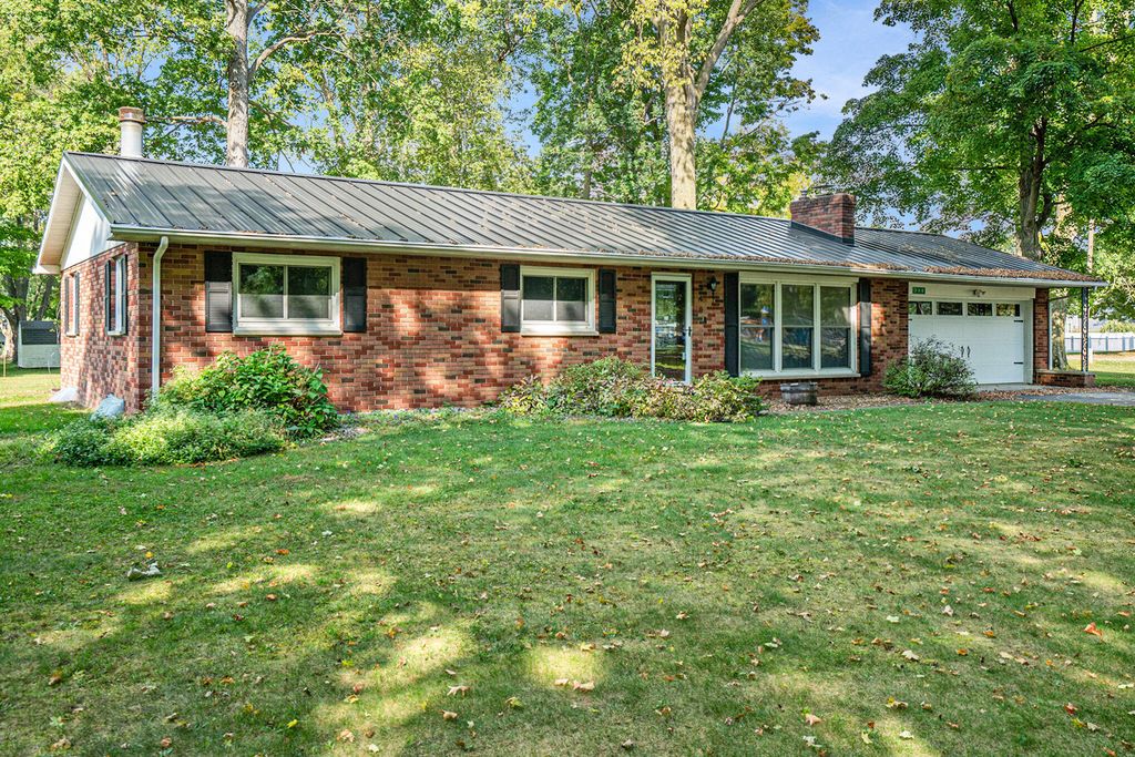 340 W Railroad Street, Centreville Vllg, MI 49032