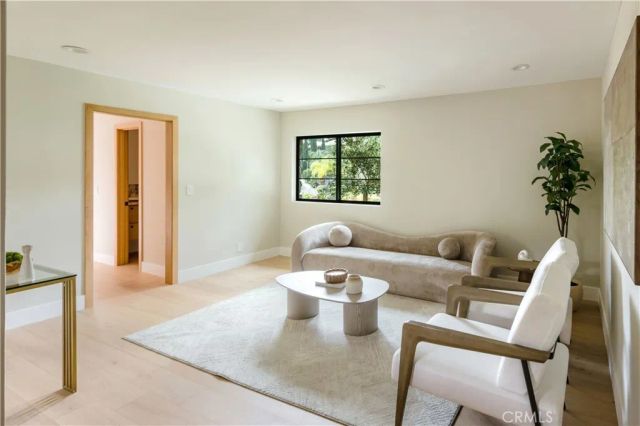 5873 Fairhaven, Woodland Hills, CA 91367