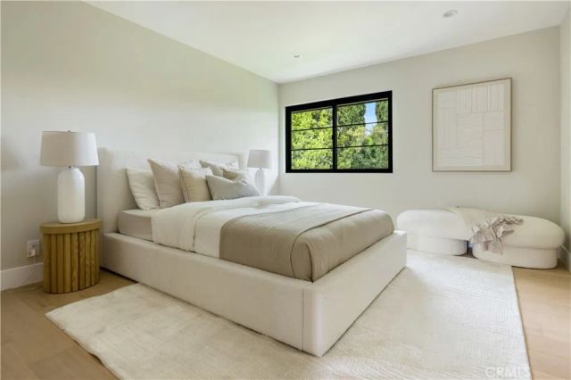 5873 Fairhaven, Woodland Hills, CA 91367