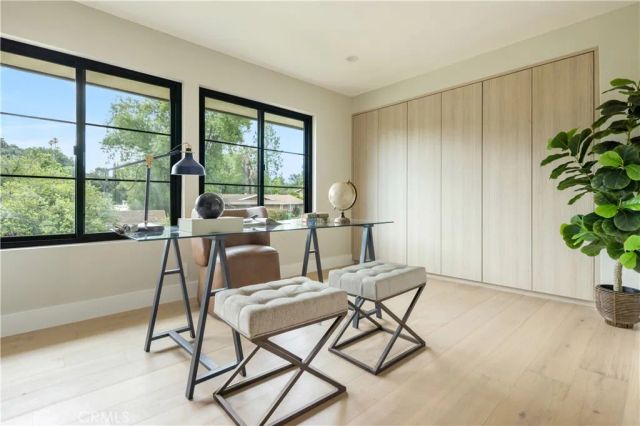 5873 Fairhaven, Woodland Hills, CA 91367