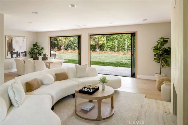 5873 Fairhaven, Woodland Hills, CA 91367