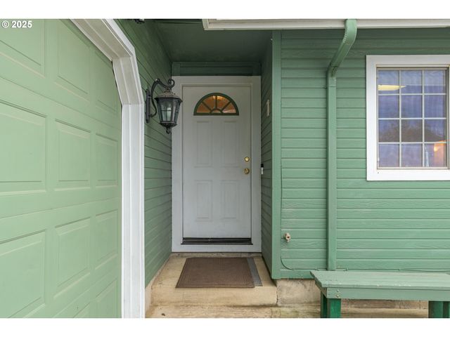 4500 CAMBON St, Eugene, OR 97402