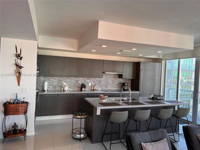 7751 NW 107th Ave 705, Doral, FL 33178