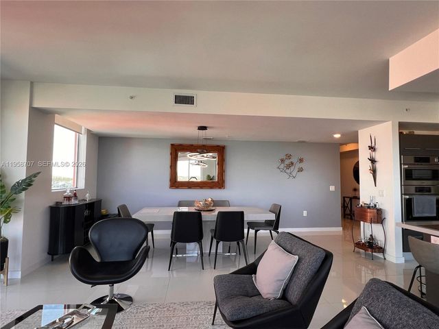 7751 NW 107th Ave 705, Doral, FL 33178