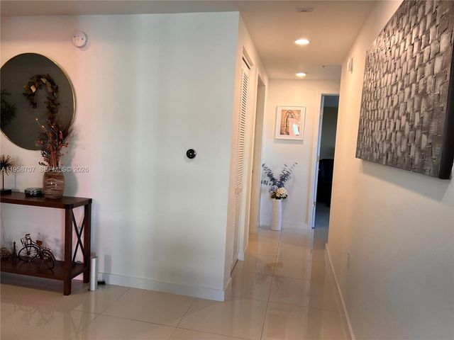 7751 NW 107th Ave 705, Doral, FL 33178