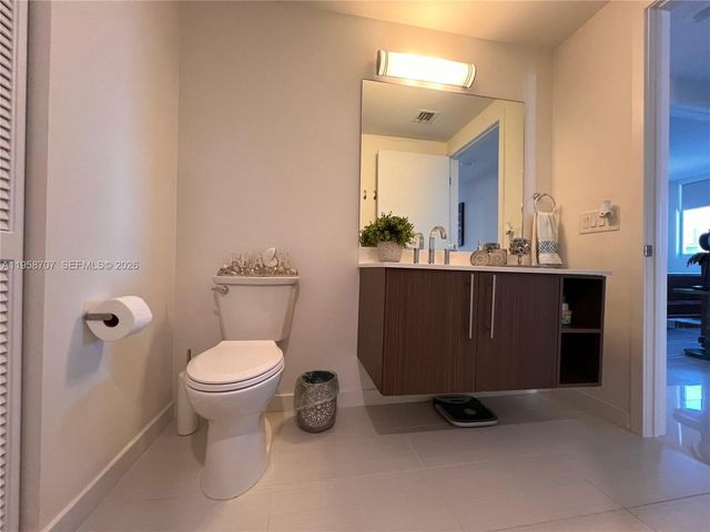 7751 NW 107th Ave 705, Doral, FL 33178