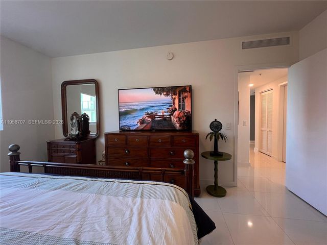 7751 NW 107th Ave 705, Doral, FL 33178