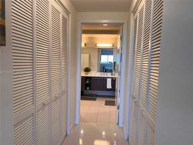 7751 NW 107th Ave 705, Doral, FL 33178