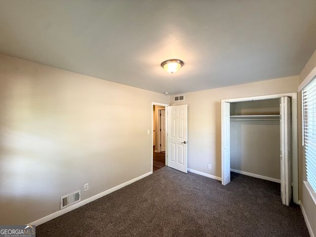 3040 Barksdale Circle, East Point, GA 30344