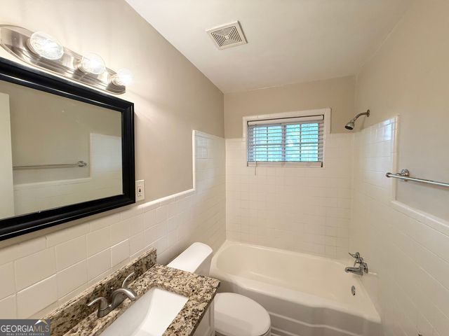 3040 Barksdale Circle, East Point, GA 30344