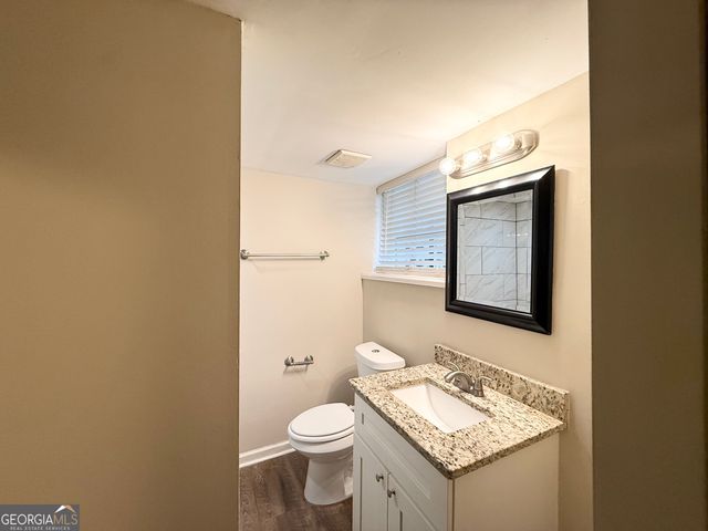 3040 Barksdale Circle, East Point, GA 30344