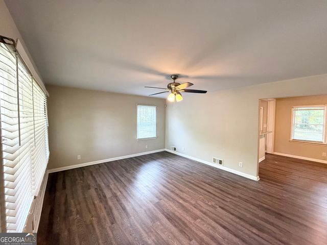3040 Barksdale Circle, East Point, GA 30344