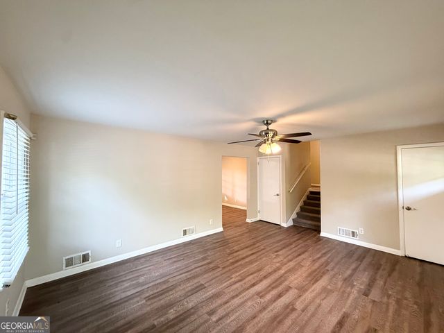 3040 Barksdale Circle, East Point, GA 30344