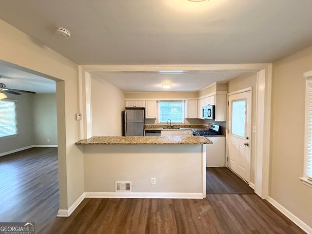 3040 Barksdale Circle, East Point, GA 30344