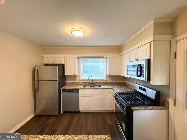 3040 Barksdale Circle, East Point, GA 30344