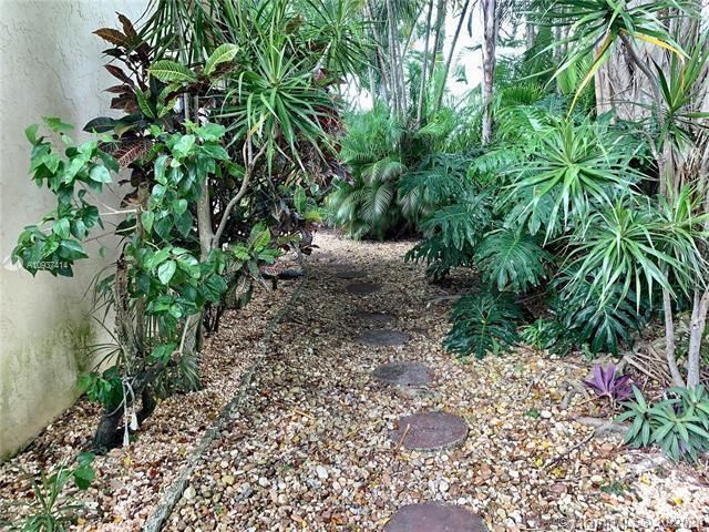 23277 Barlake Drive, Boca Raton, FL 33433