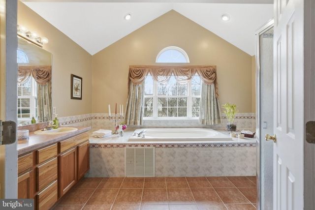 74 KELLY WAY, Monmouth Junction, NJ 08852