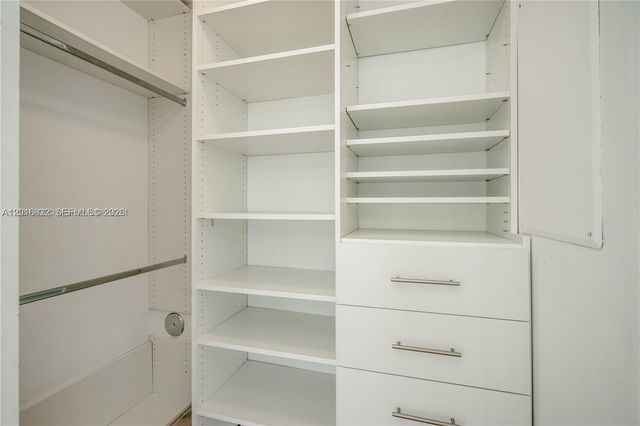 1300 S Miami Ave 1709, Miami, FL 33130