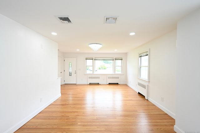 34 River Street, East Haven, CT 06512