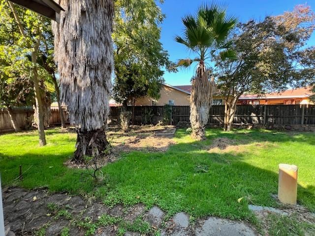 332 Hinkley Ave, Oakdale, CA 95361