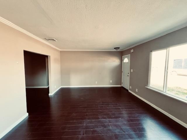 332 Hinkley Ave, Oakdale, CA 95361