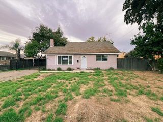 332 Hinkley Ave, Oakdale, CA 95361