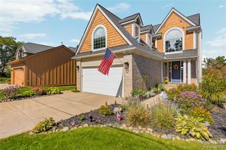 810 Wolverine Drive, Wolverine Lake, MI 48390