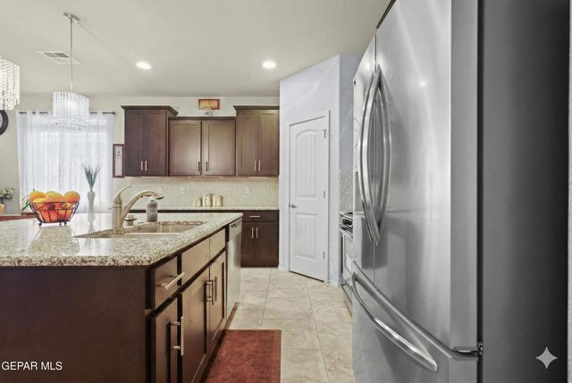 7866 ENCHANTED CIRCLE Drive, El Paso, TX 79911