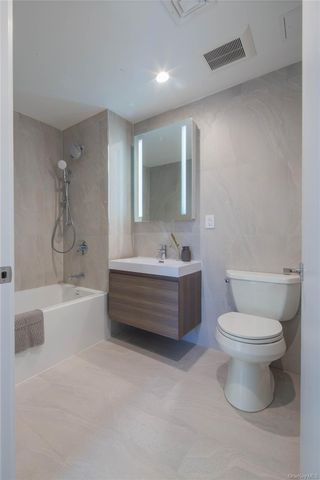 14-33 31st Avenue 3F, Astoria, NY 11106