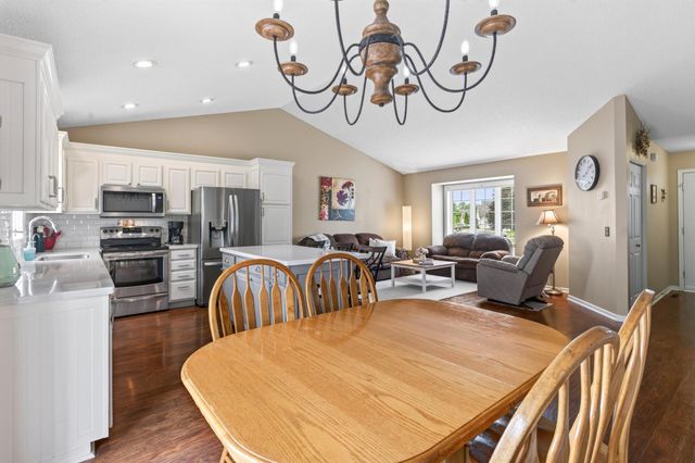 7833 Jorgensen Avenue S, Cottage Grove, MN 55016
