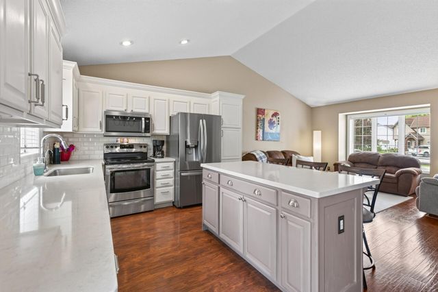 7833 Jorgensen Avenue S, Cottage Grove, MN 55016