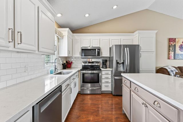7833 Jorgensen Avenue S, Cottage Grove, MN 55016