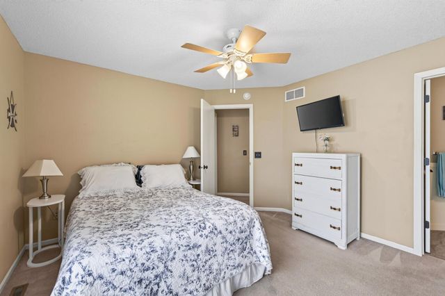 7833 Jorgensen Avenue S, Cottage Grove, MN 55016