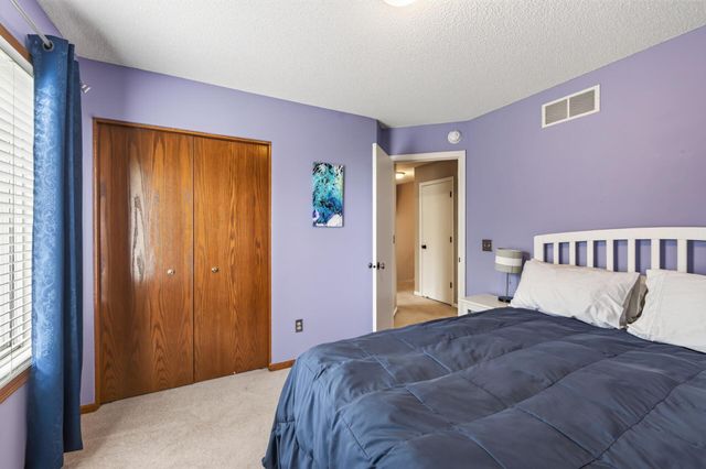 7833 Jorgensen Avenue S, Cottage Grove, MN 55016
