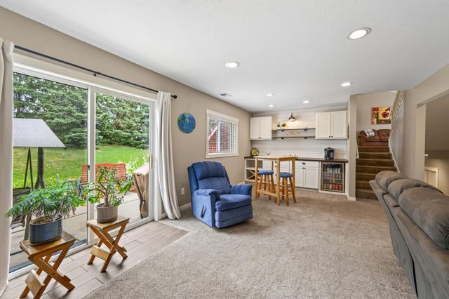7833 Jorgensen Avenue S, Cottage Grove, MN 55016