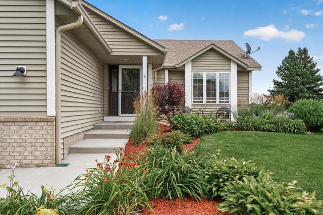 7833 Jorgensen Avenue S, Cottage Grove, MN 55016
