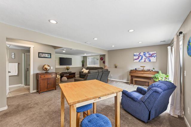 7833 Jorgensen Avenue S, Cottage Grove, MN 55016