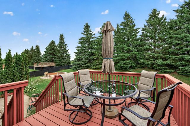 7833 Jorgensen Avenue S, Cottage Grove, MN 55016