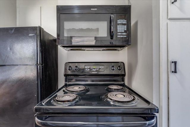 4902 E Pine, Wichita, KS 67208