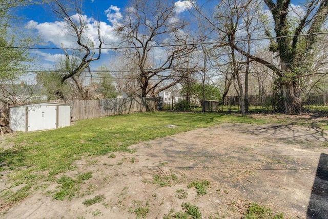 4902 E Pine, Wichita, KS 67208