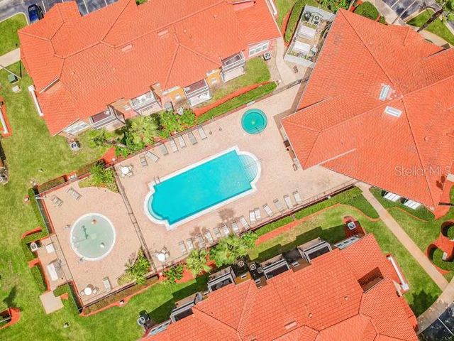 1017 LAKE BERKLEY DR, Kissimmee, FL 34746