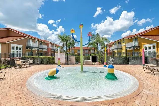1017 LAKE BERKLEY DR, Kissimmee, FL 34746