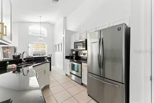 1017 LAKE BERKLEY DR, Kissimmee, FL 34746