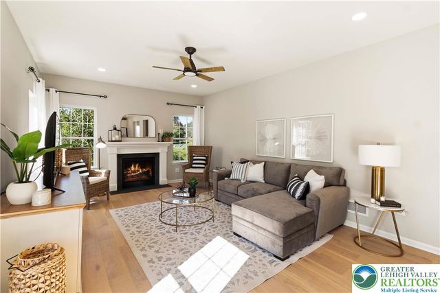 77 Tumble Creek Road 14, Williams Twp, PA 18042